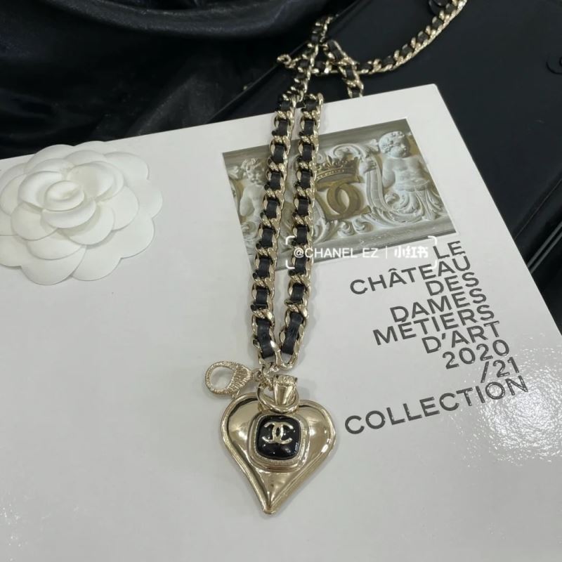 Ch**el waist chain